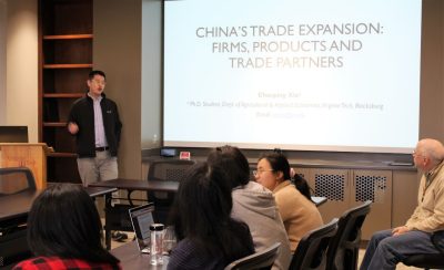 Chaoping Xie presents research findings to audience